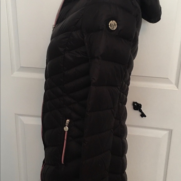 Bernardo Coat - Picture 4 of 6